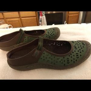 Muk Luks Sport 7.5 mile shoe Like NEW